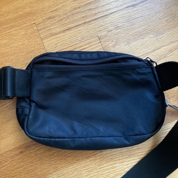 Lululemon belt bag - Picture 3 of 5
